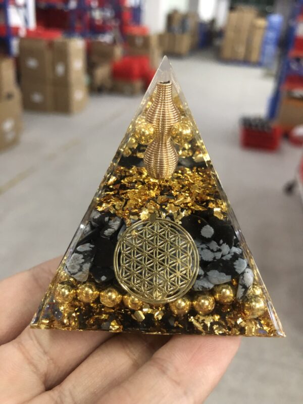 Reiki Orgonite Energy Orgon Pyramid Gathering Fortune Helping Soothe the soul Chakra Resin Decorative Craft Jewelry Cube